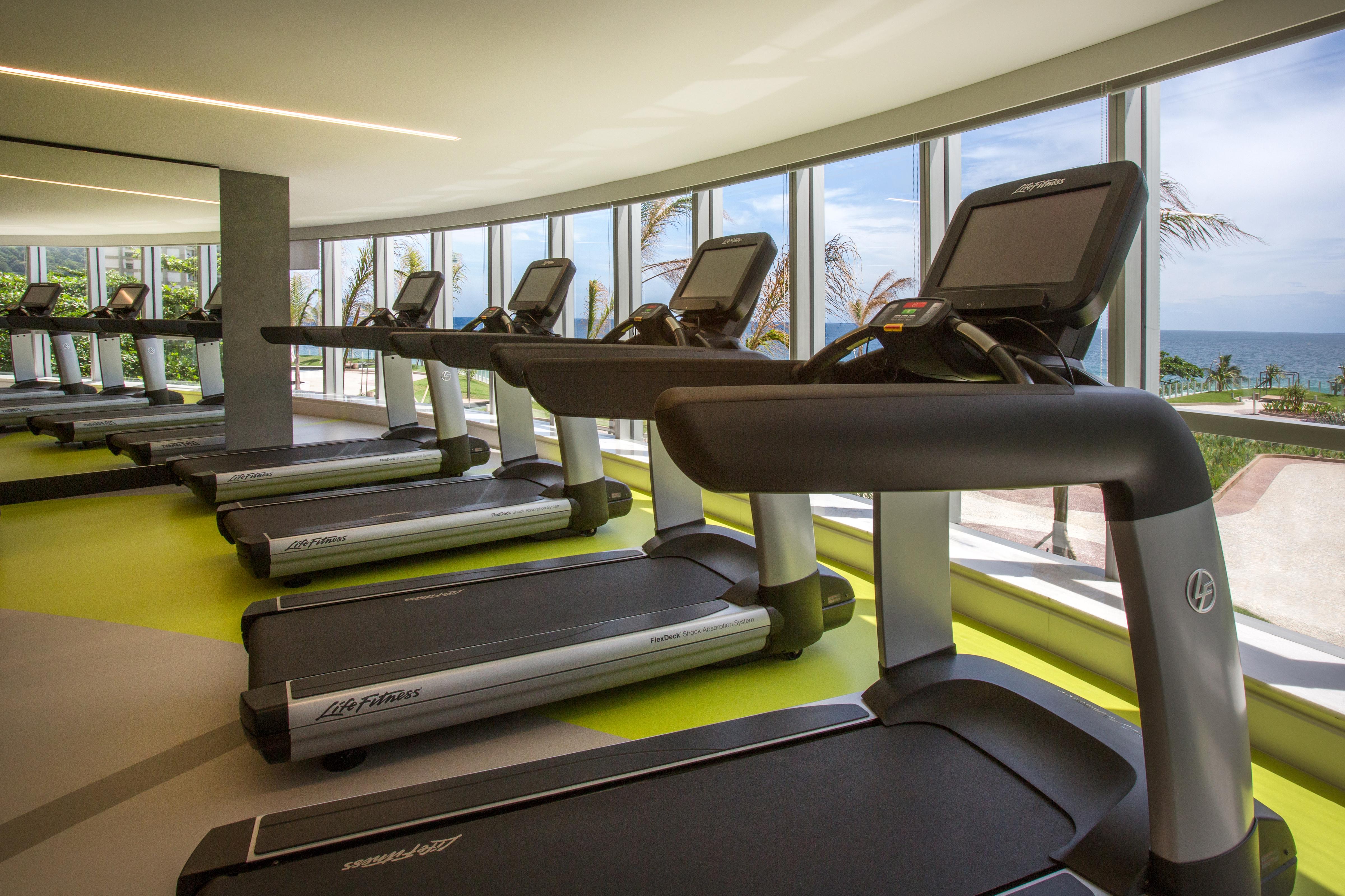 Hotel Nacional Rio De Janeiro - Oficial Exteriér fotografie A row of treadmills